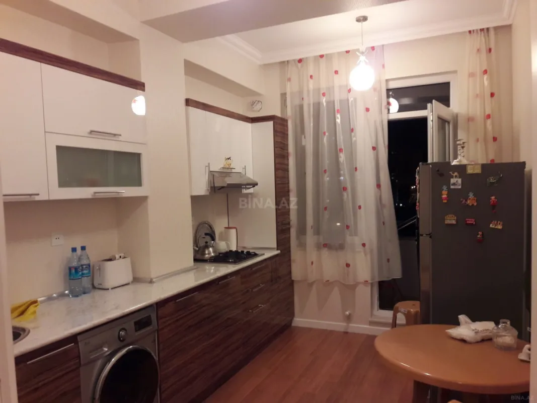 Kirayə verilir 2 otaqlı mənzil 75 m²