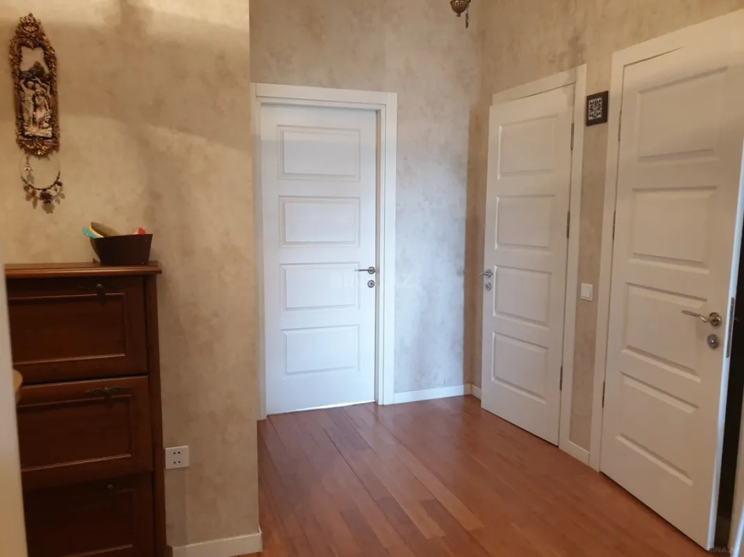 Kirayə verilir 2 otaqlı mənzil 75 m²