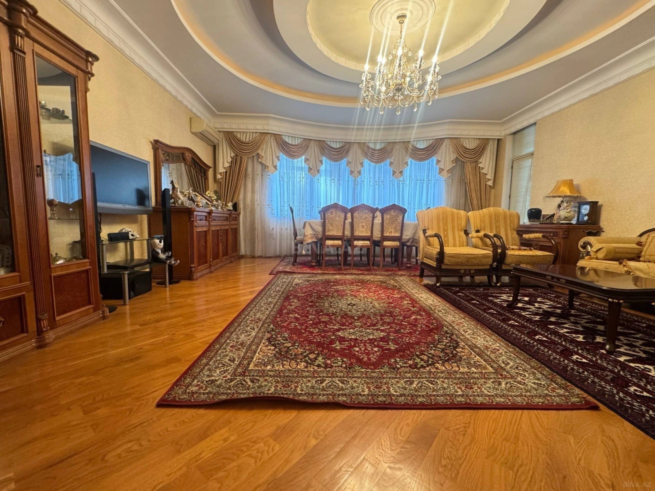 Satılır 3 otaqlı mənzil 167 m²