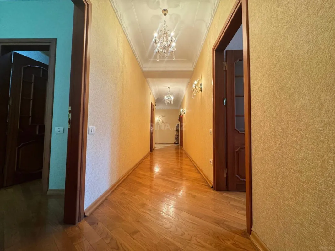 Satılır 3 otaqlı mənzil 167 m²