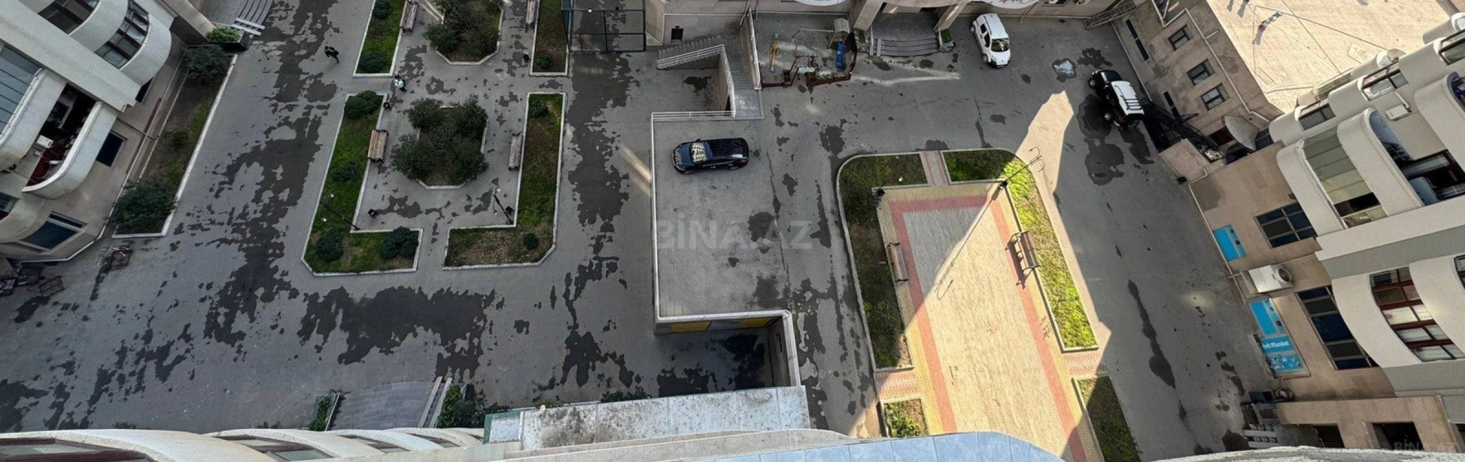 Satılır 3 otaqlı mənzil 167 m²