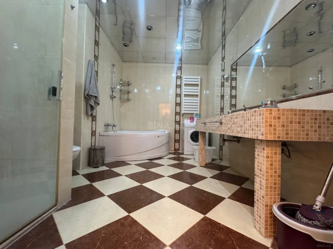 Satılır 3 otaqlı mənzil 167 m²