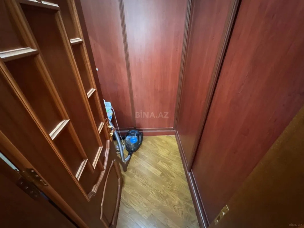 Satılır 3 otaqlı mənzil 167 m²