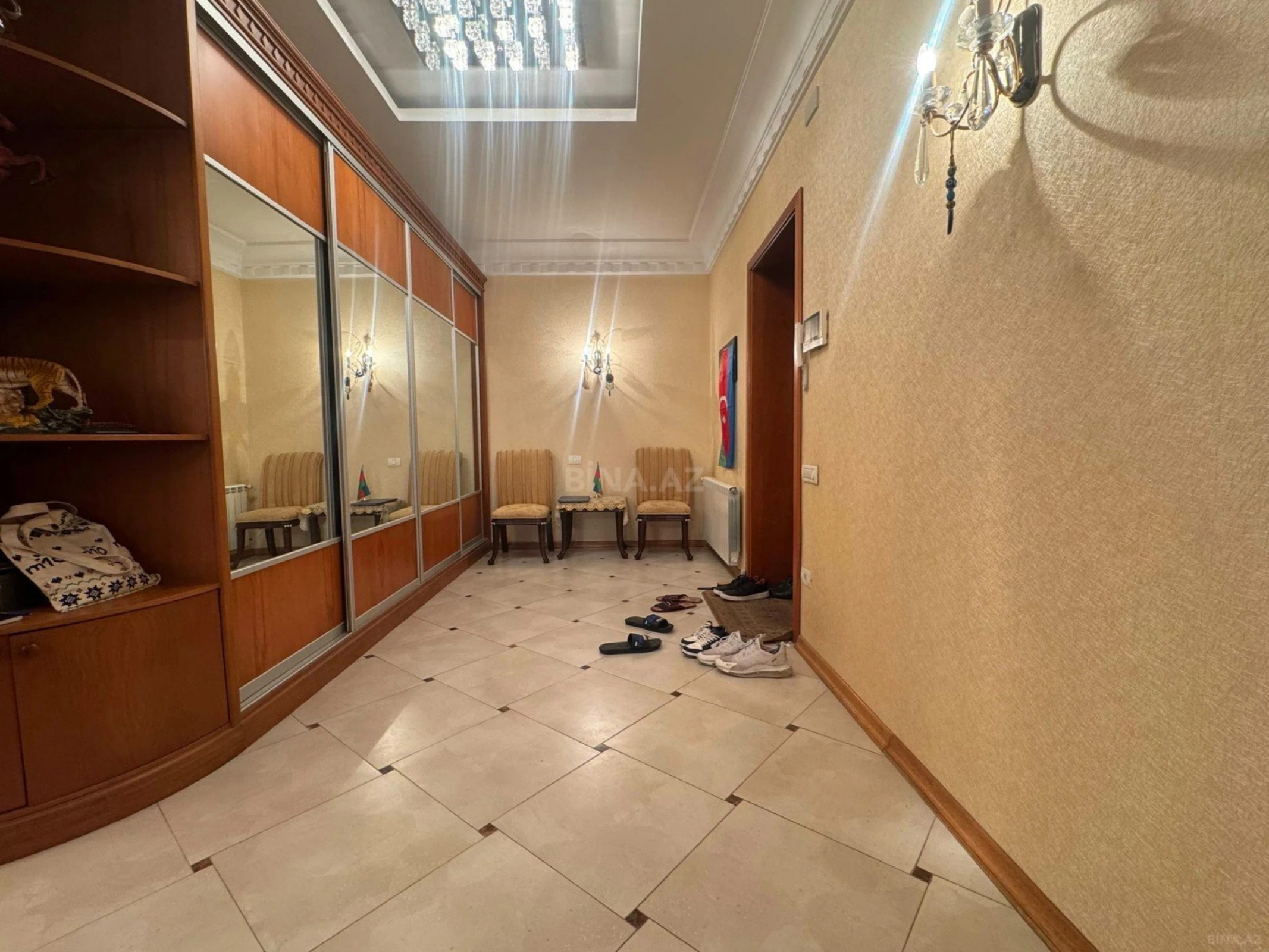 Satılır 3 otaqlı mənzil 167 m²