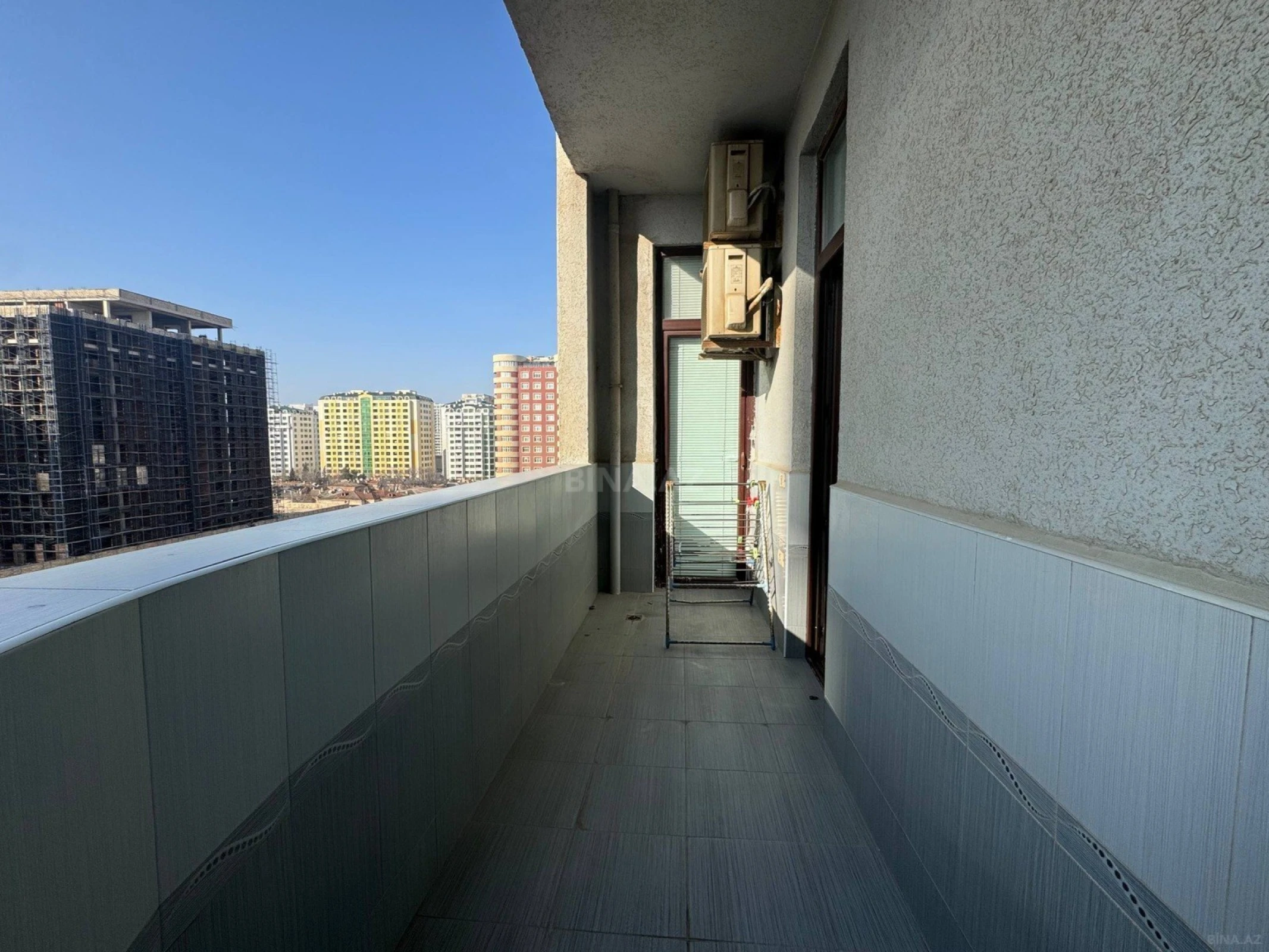 Satılır 3 otaqlı mənzil 167 m²
