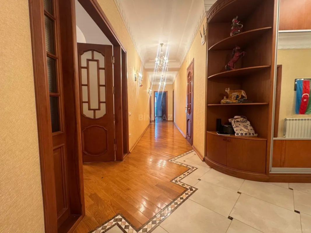 Satılır 3 otaqlı mənzil 167 m²
