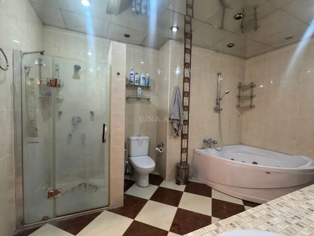Satılır 3 otaqlı mənzil 167 m²