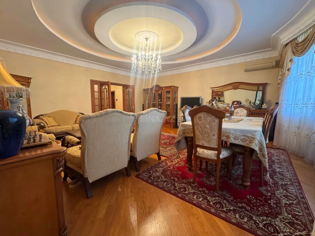 Satılır 3 otaqlı mənzil 167 m²