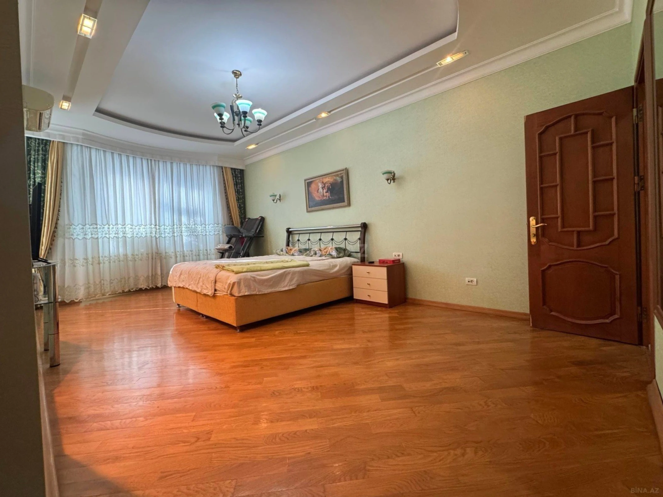 Satılır 3 otaqlı mənzil 167 m²
