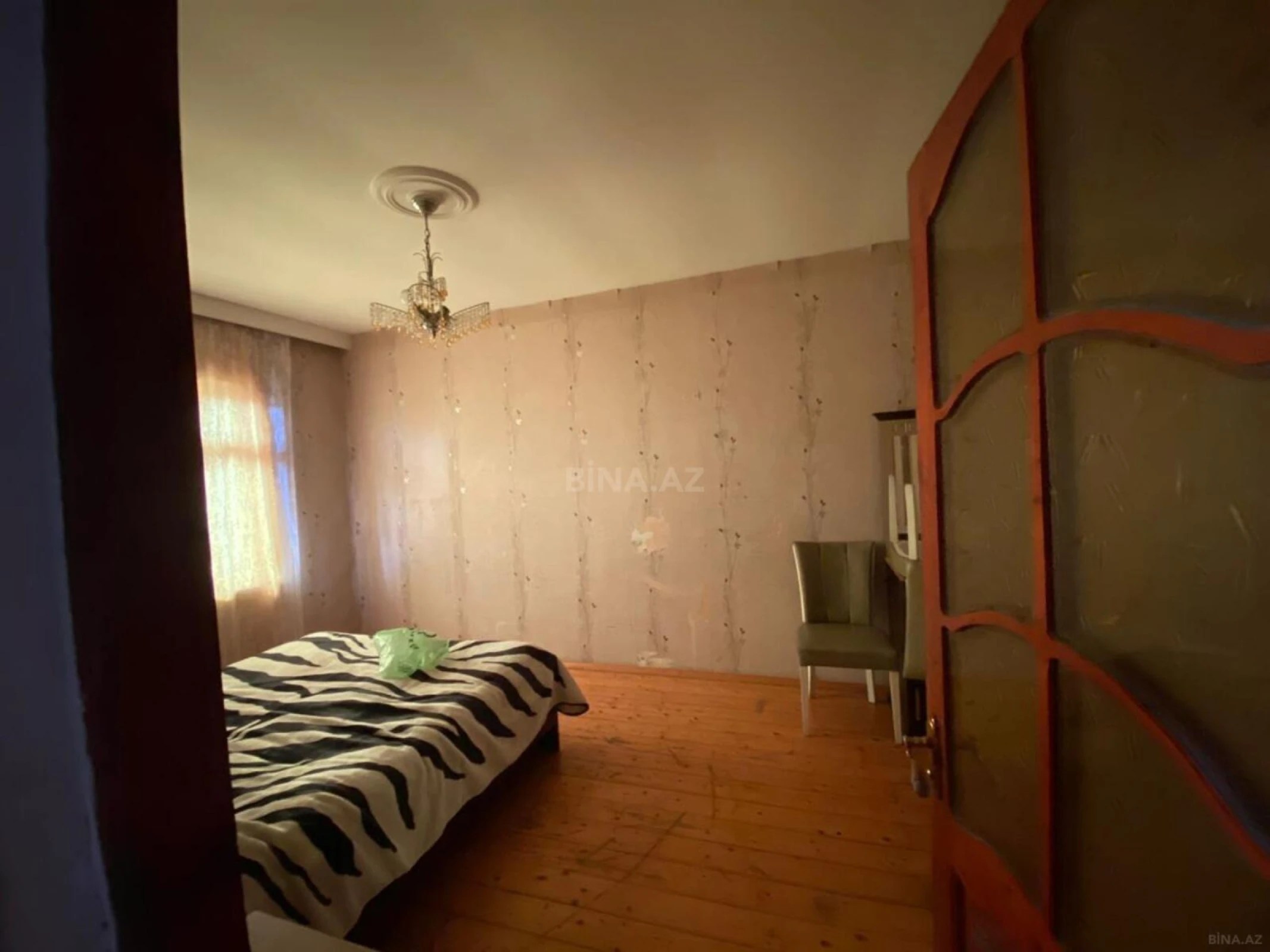 Satılır 5 otaqlı mənzil 100 m²