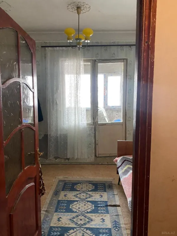 Satılır 5 otaqlı mənzil 100 m²