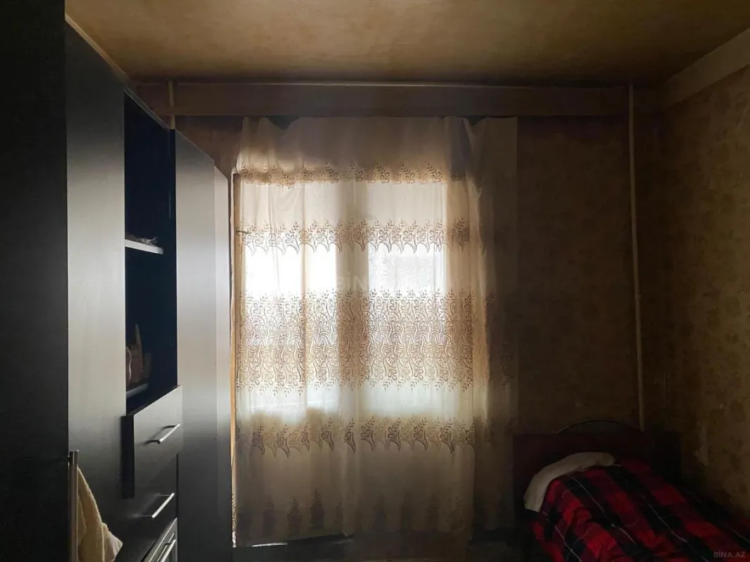 Satılır 5 otaqlı mənzil 100 m²