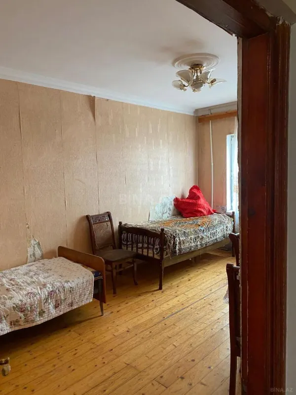 Satılır 5 otaqlı mənzil 100 m²