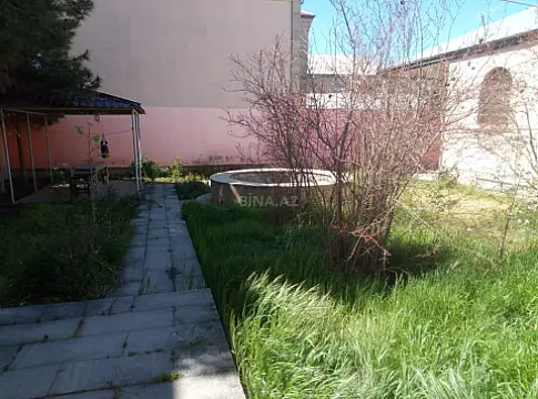 Satılır 5 otaqlı həyət evi 150 m²