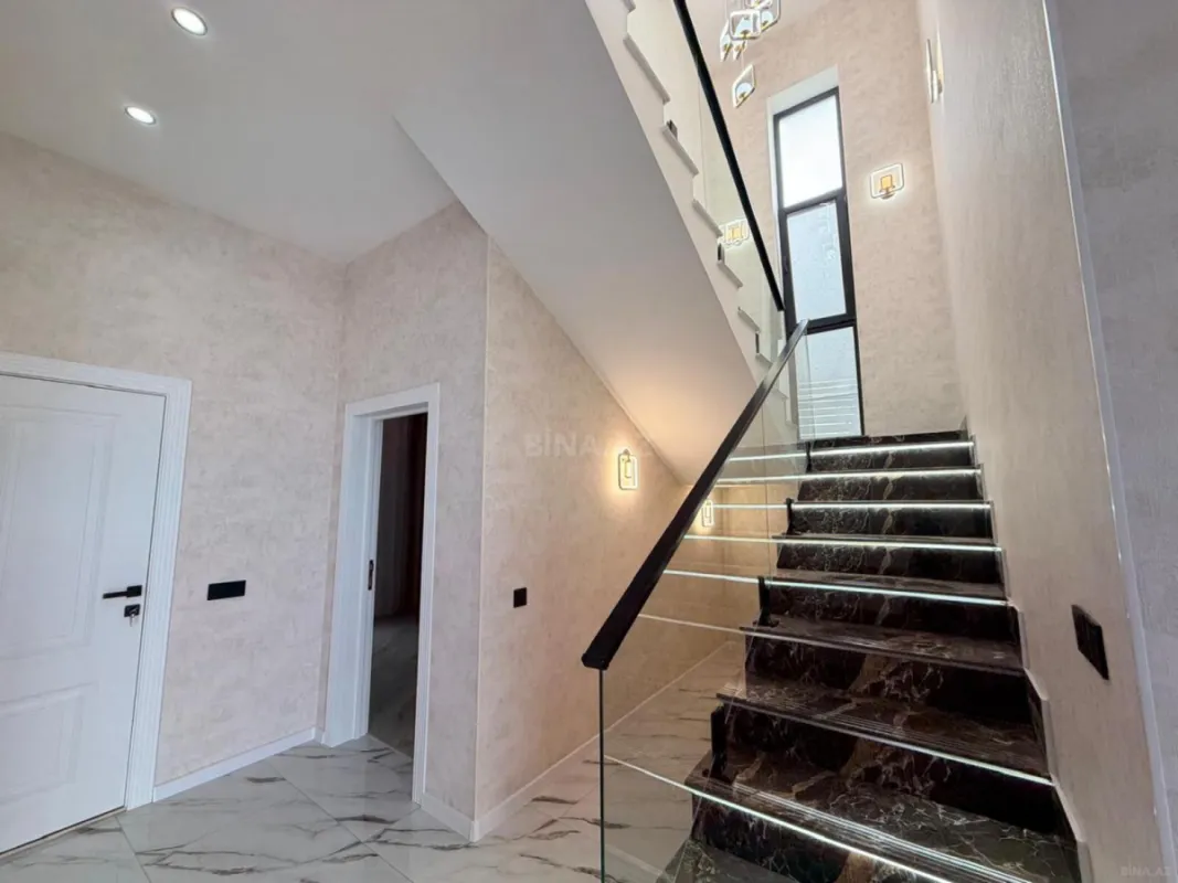 Satılır 5 otaqlı həyət evi 200 m²