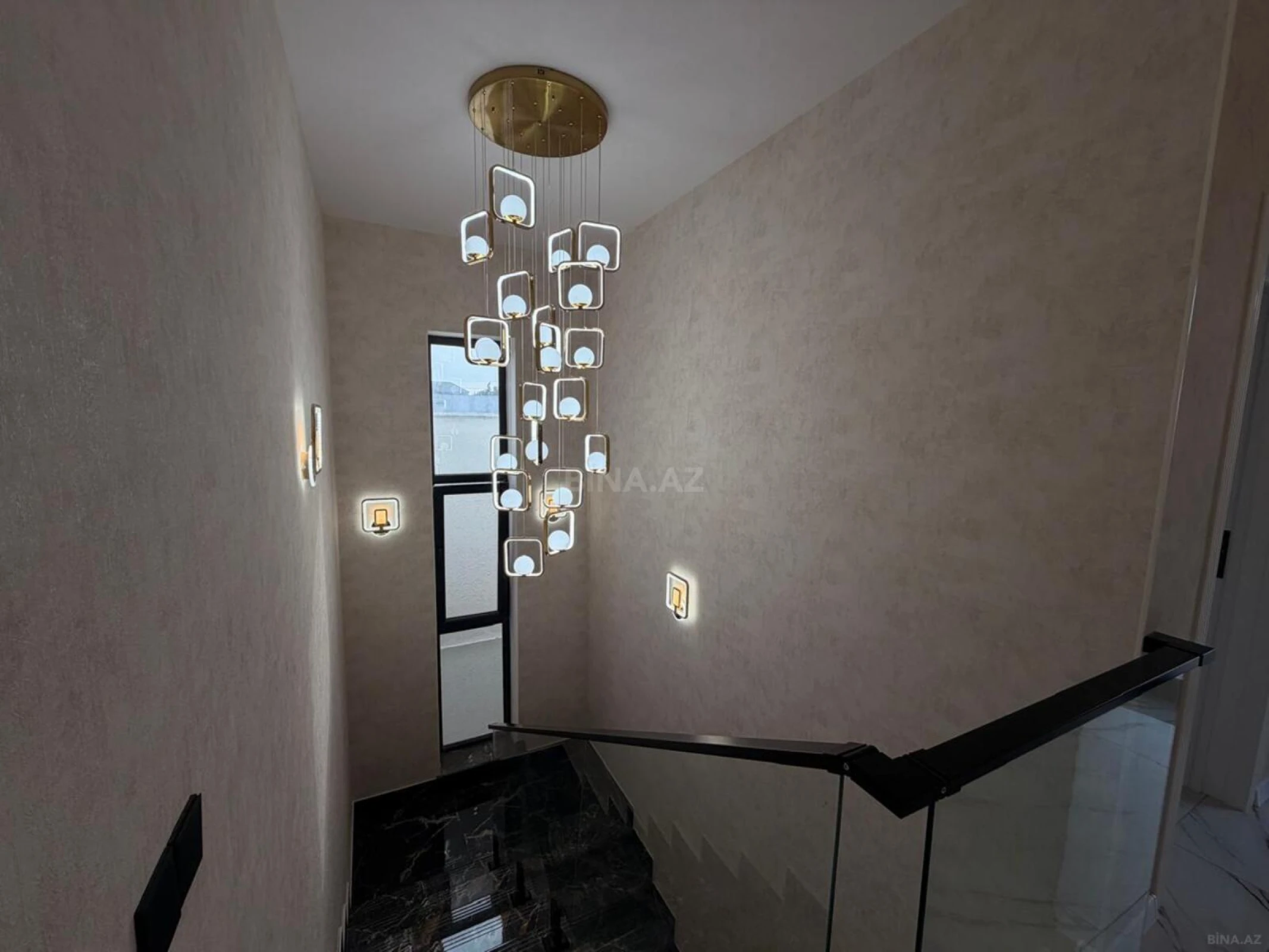 Satılır 5 otaqlı həyət evi 200 m²