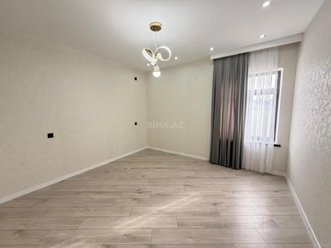 Satılır 5 otaqlı həyət evi 200 m²