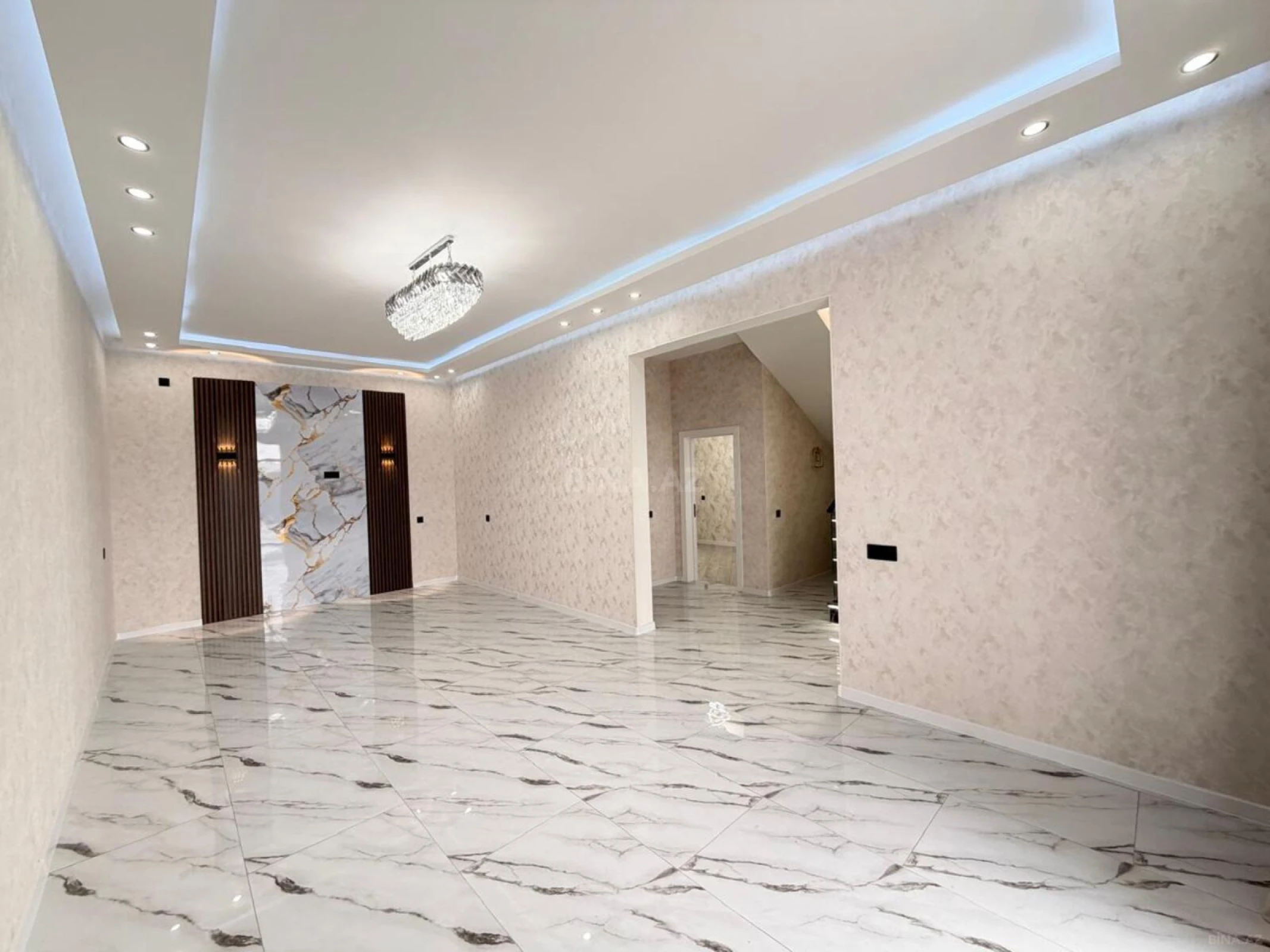 Satılır 5 otaqlı həyət evi 200 m²