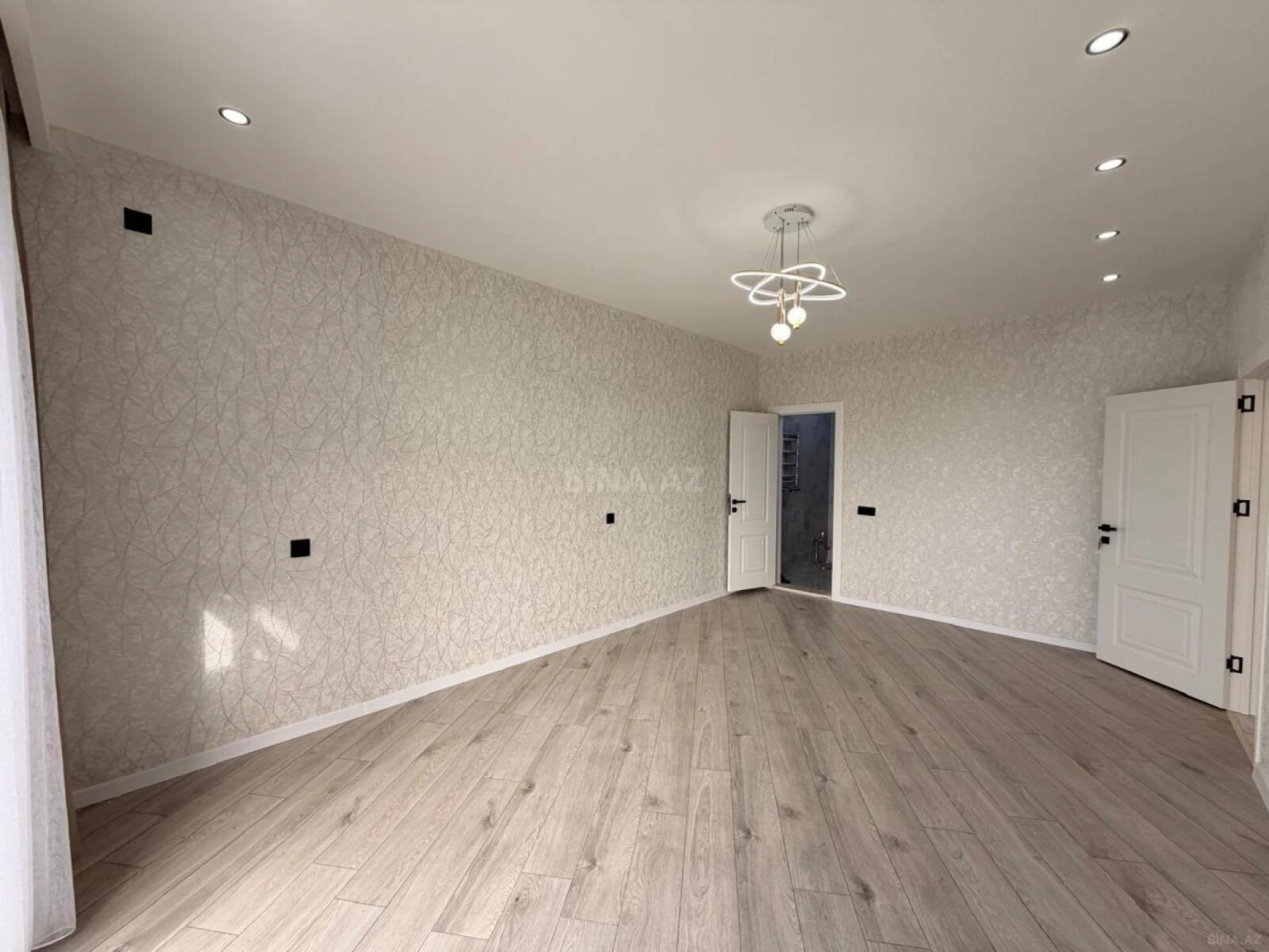 Satılır 5 otaqlı həyət evi 200 m²
