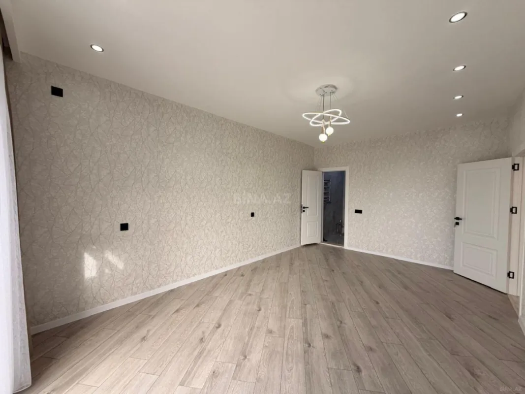 Satılır 5 otaqlı həyət evi 200 m²