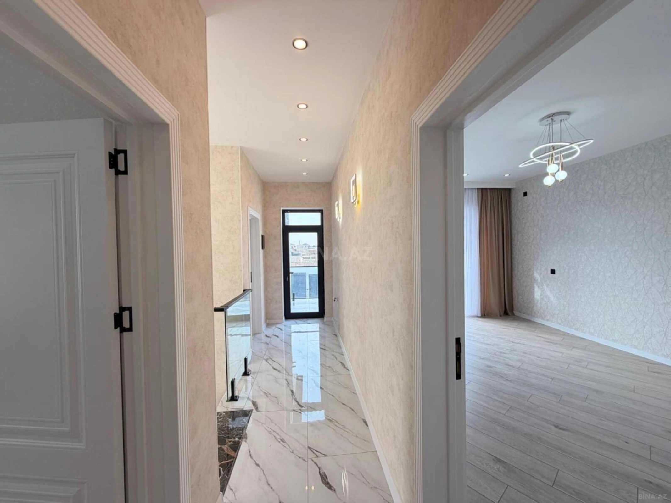 Satılır 5 otaqlı həyət evi 200 m²