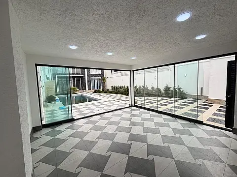 Satılır 5 otaqlı həyət evi 200 m²