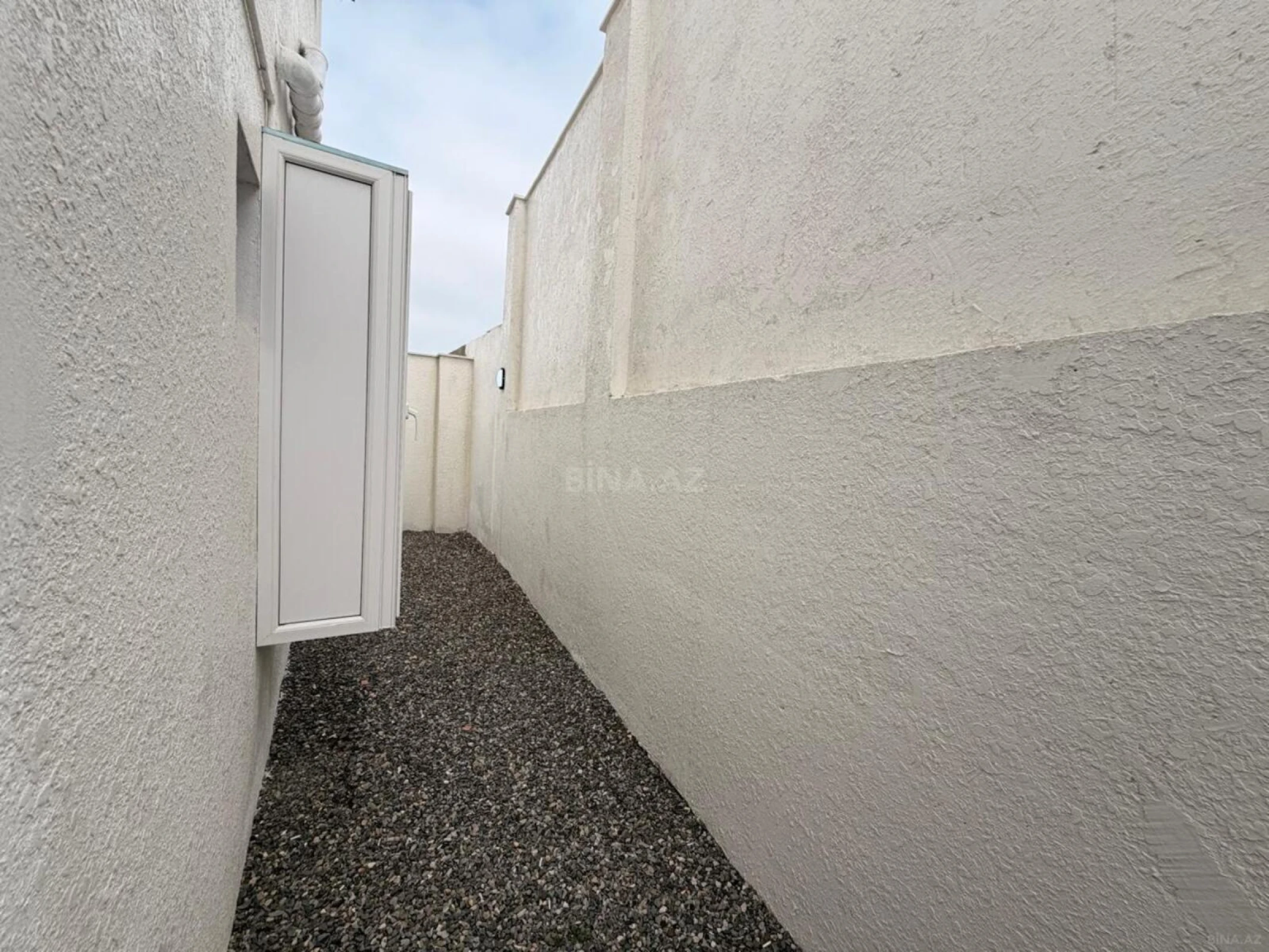 Satılır 5 otaqlı həyət evi 200 m²