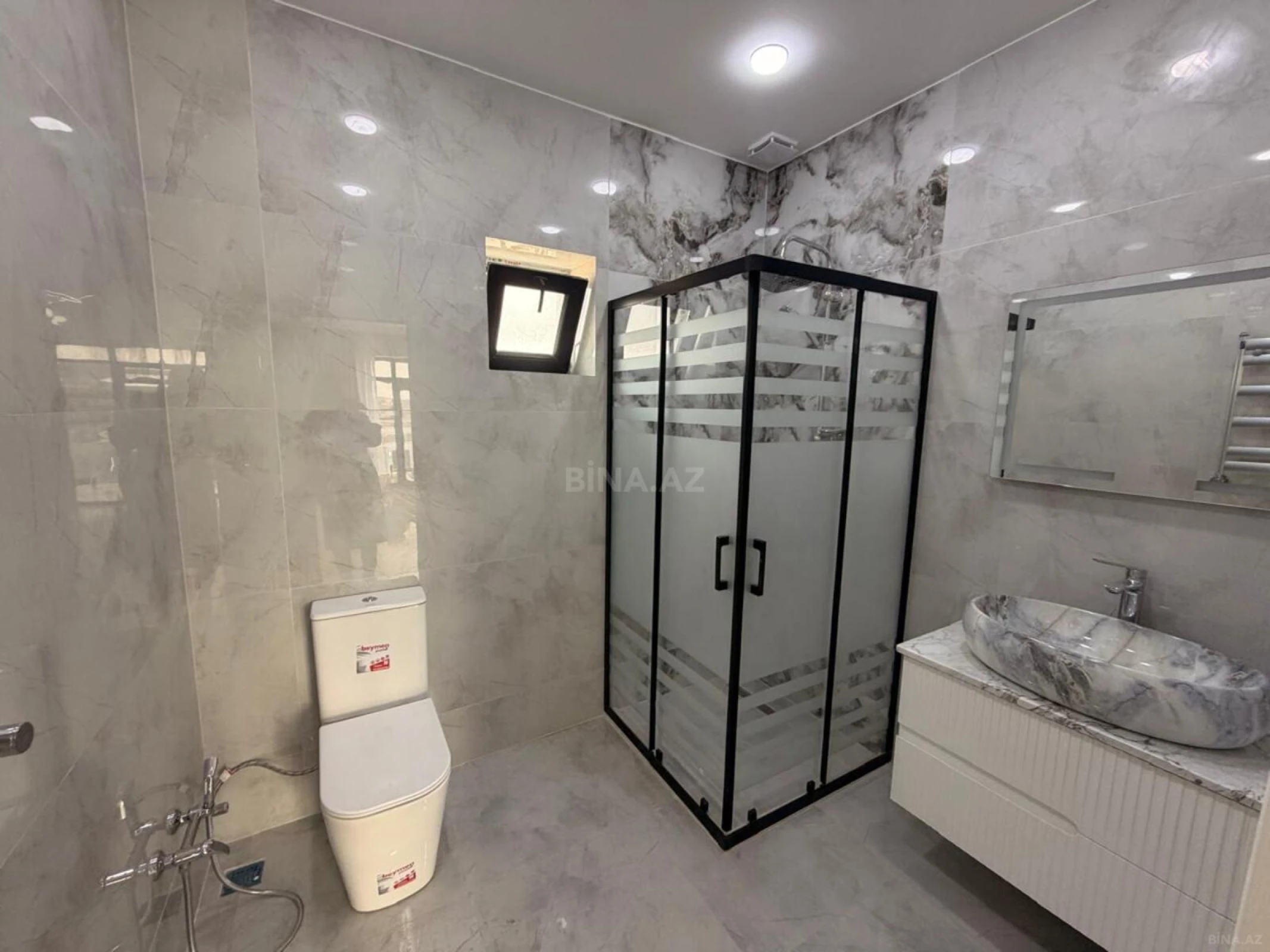 Satılır 5 otaqlı həyət evi 200 m²