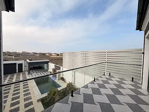 Satılır 5 otaqlı həyət evi 200 m²