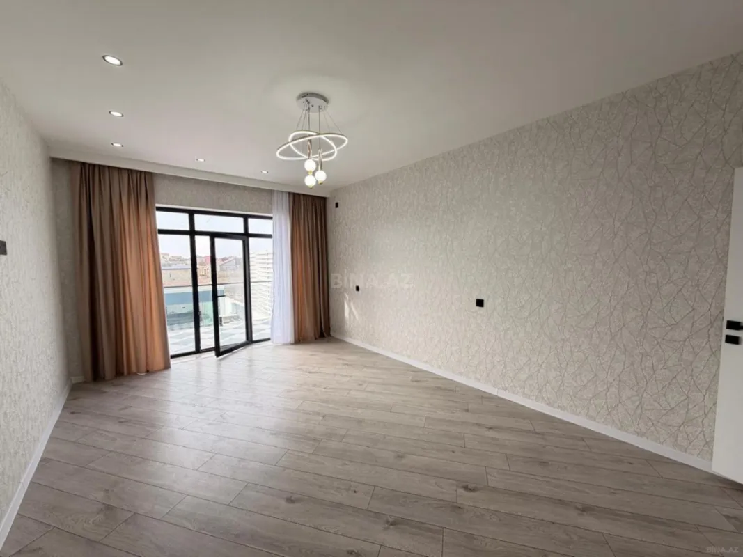 Satılır 5 otaqlı həyət evi 200 m²