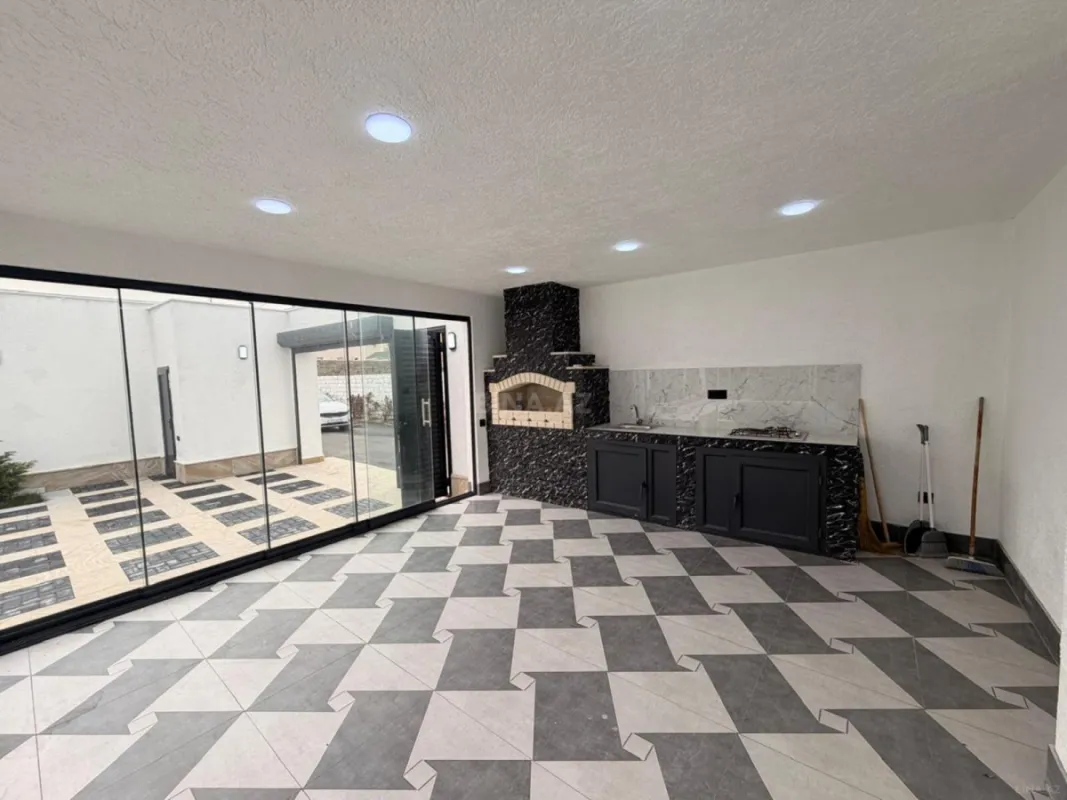 Satılır 5 otaqlı həyət evi 200 m²