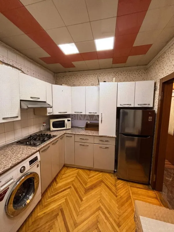 Kirayə verilir 2 otaqlı mənzil 70 m²