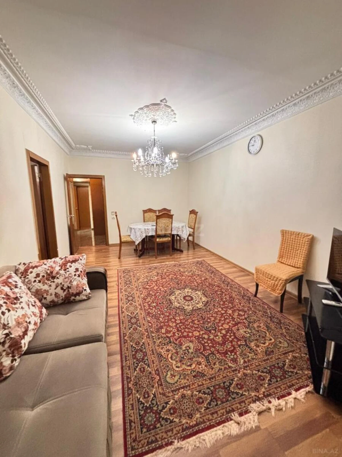 Kirayə verilir 2 otaqlı mənzil 70 m²