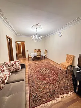 Kirayə verilir 2 otaqlı mənzil 70 m²