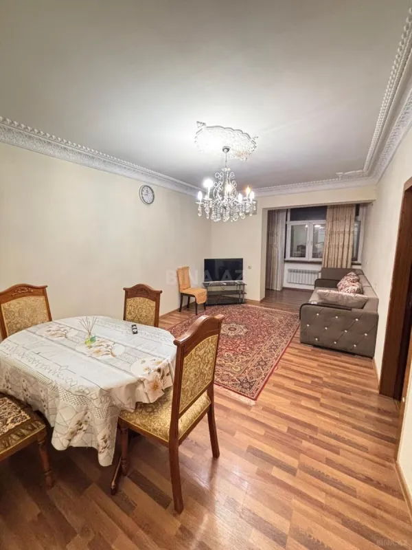 Kirayə verilir 2 otaqlı mənzil 70 m²