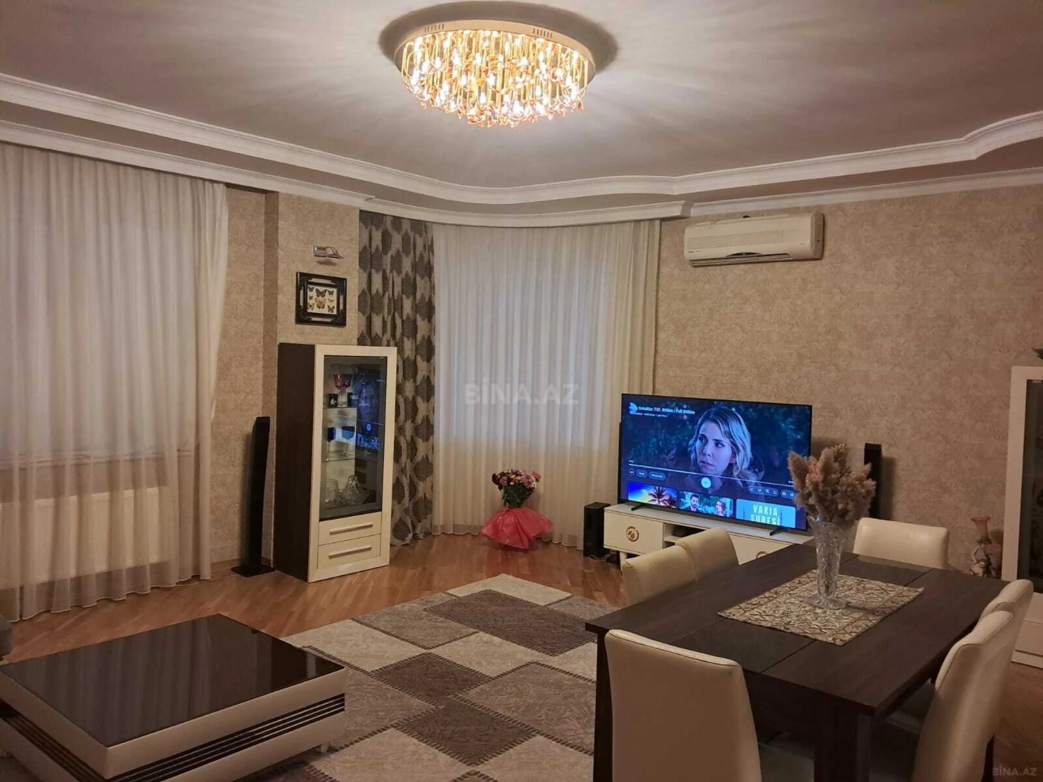 Satılır 4 otaqlı mənzil 204 m²