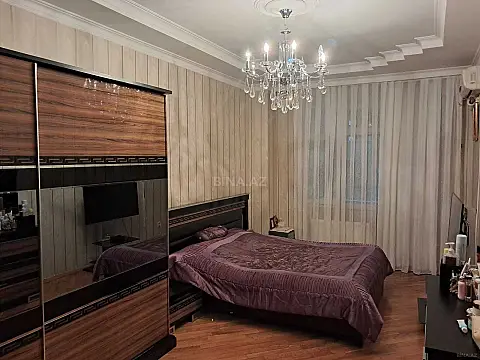 Satılır 4 otaqlı mənzil 204 m²