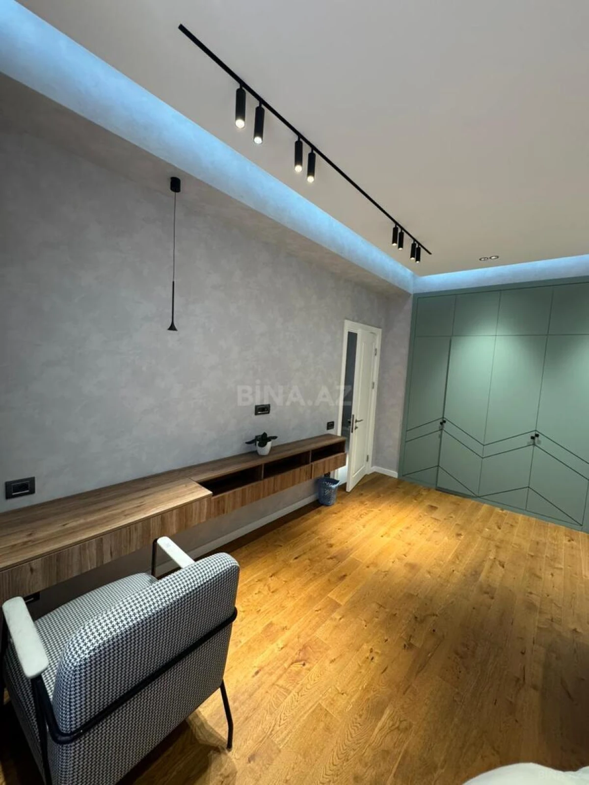 Kirayə verilir 3 otaqlı mənzil 140 m²