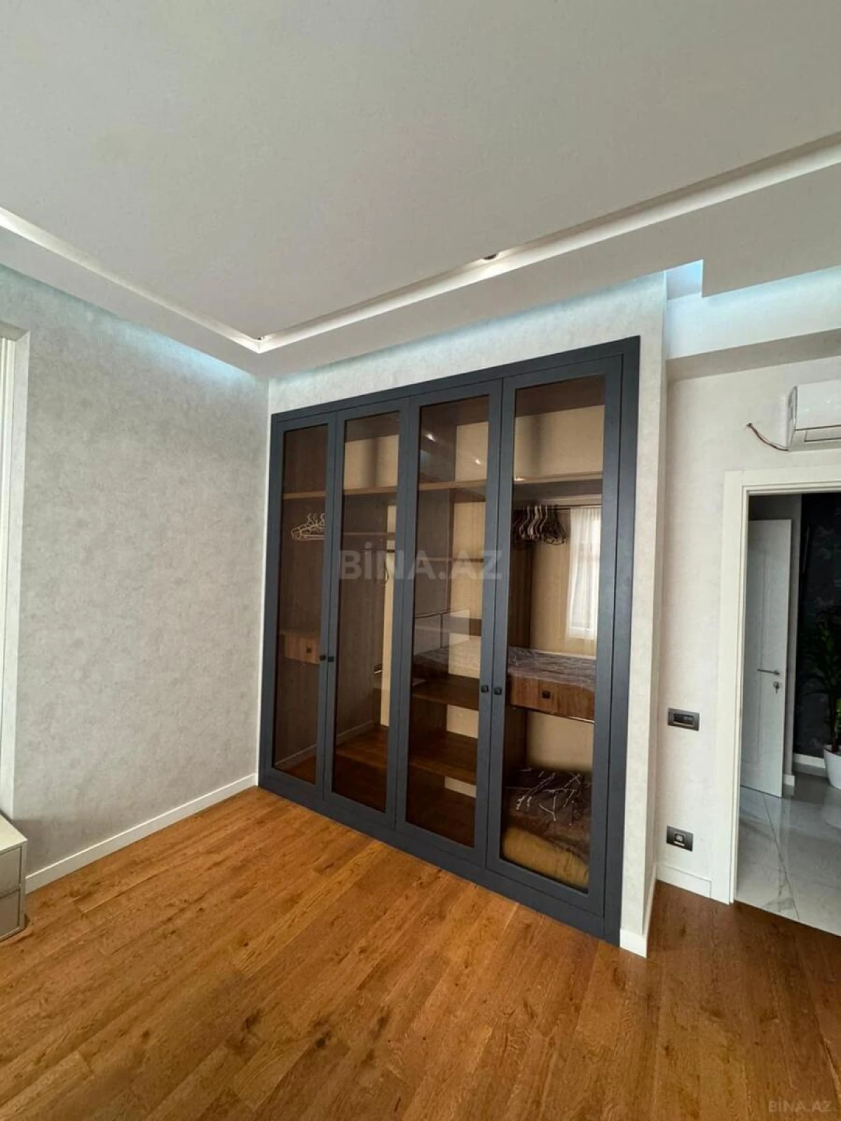 Kirayə verilir 3 otaqlı mənzil 140 m²