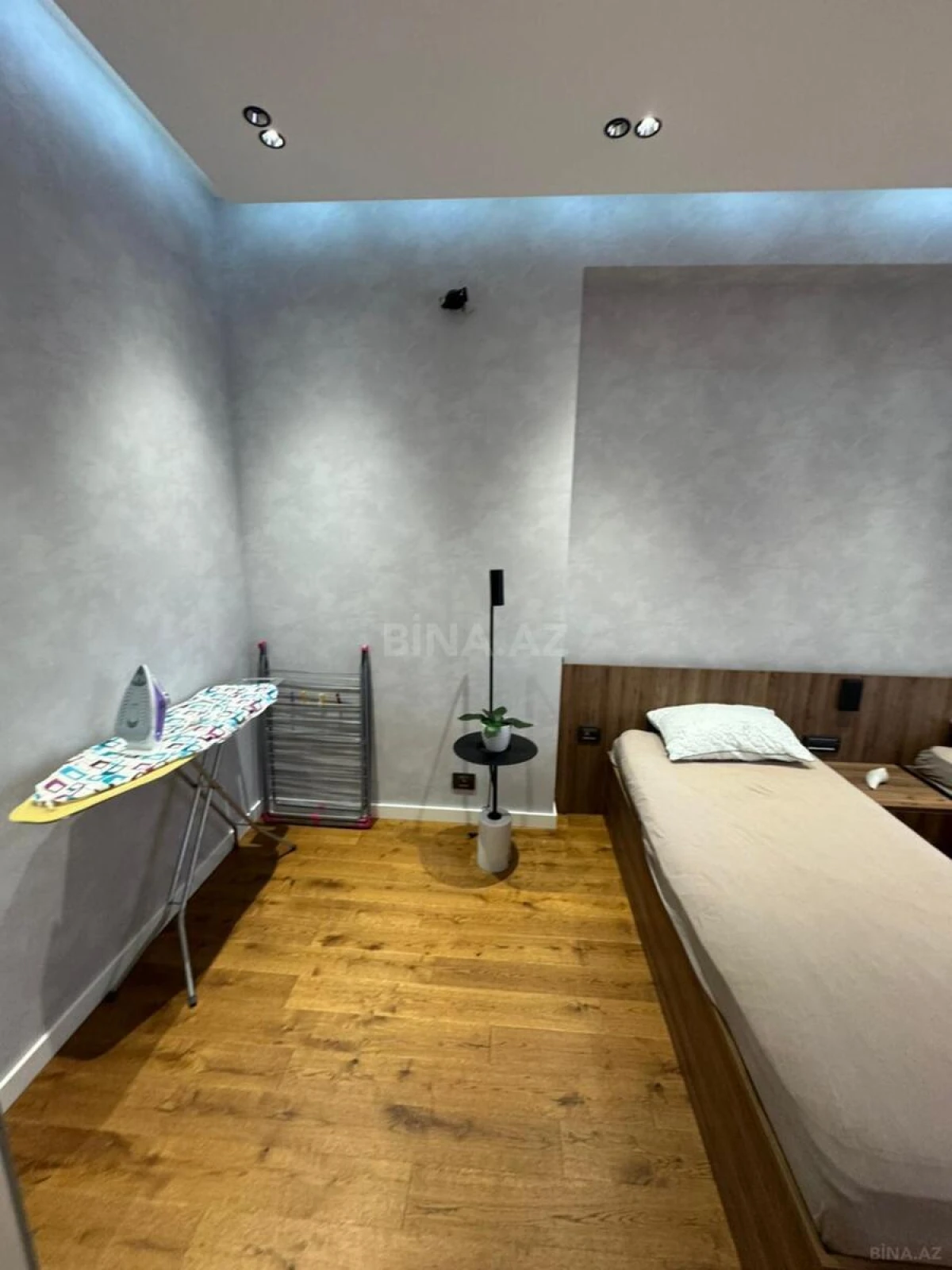 Kirayə verilir 3 otaqlı mənzil 140 m²