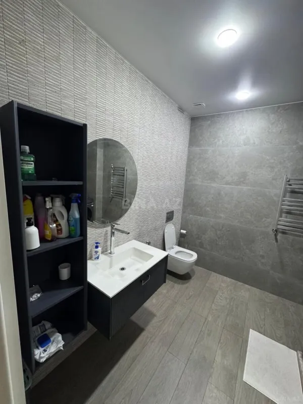 Kirayə verilir 3 otaqlı mənzil 140 m²