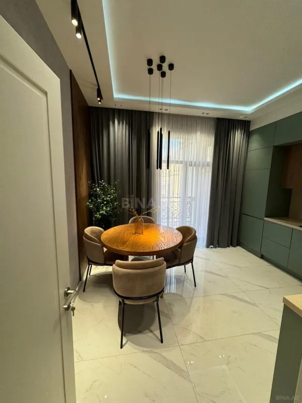 Kirayə verilir 3 otaqlı mənzil 140 m²