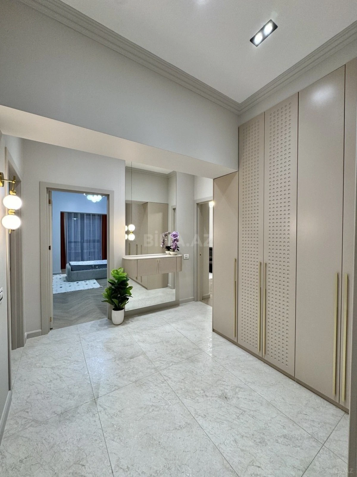 Satılır 3 otaqlı mənzil 91 m²