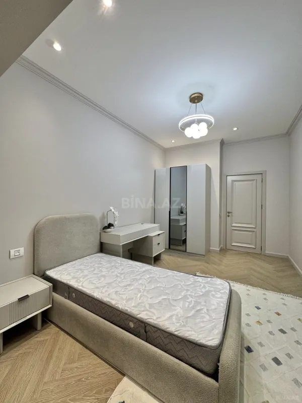 Satılır 3 otaqlı mənzil 91 m²