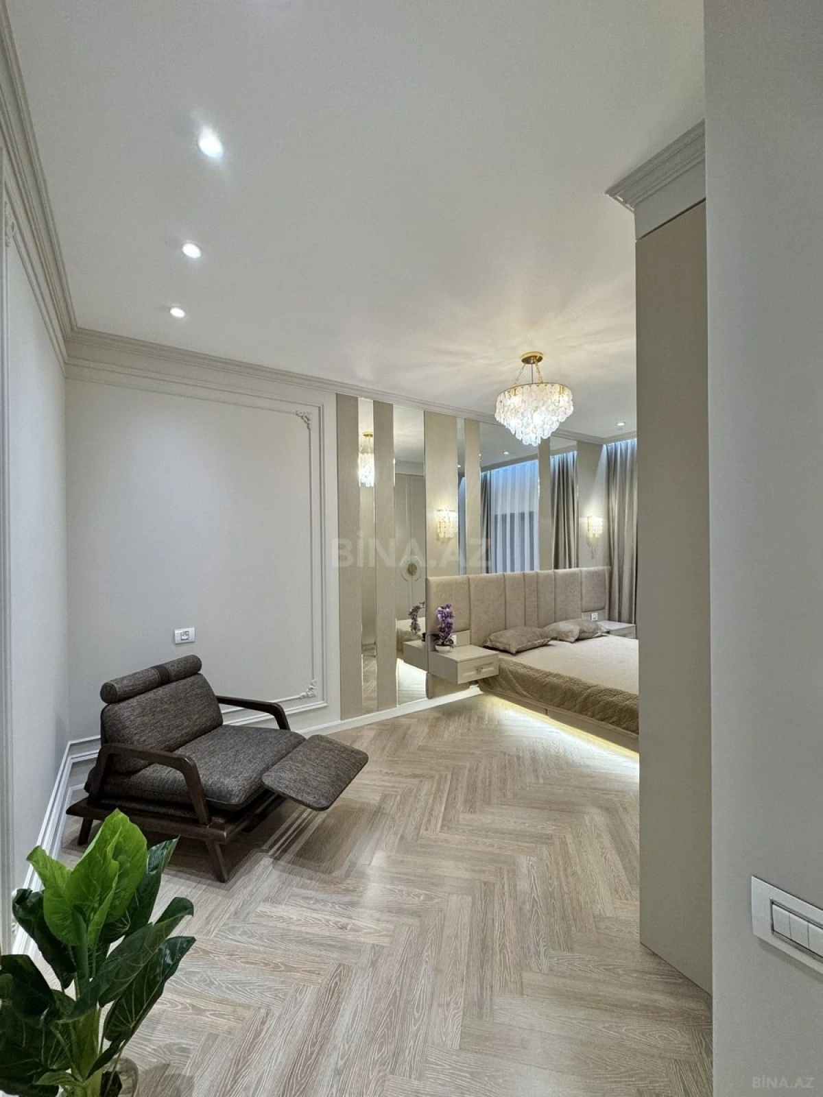 Satılır 3 otaqlı mənzil 91 m²