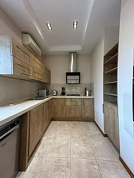 Satılır 3 otaqlı mənzil 109 m²