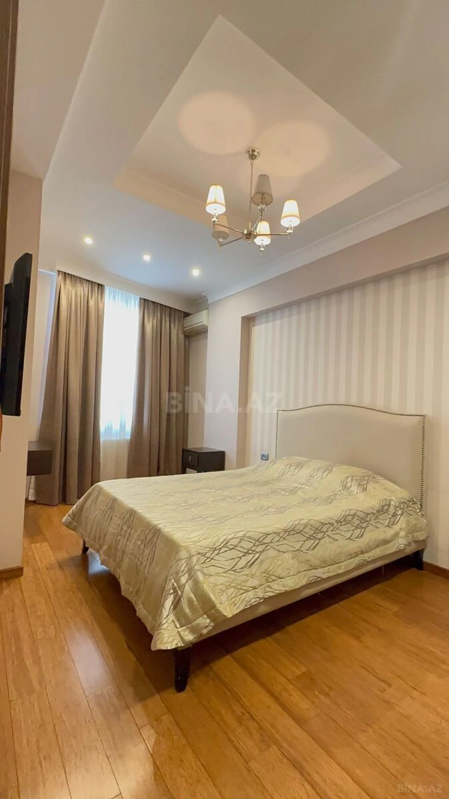 Satılır 3 otaqlı mənzil 109 m²
