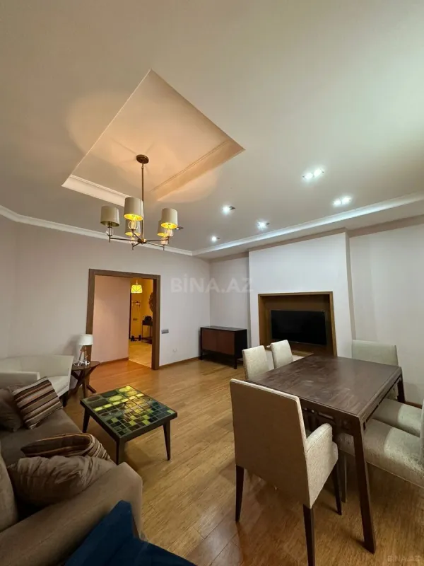 Satılır 3 otaqlı mənzil 109 m²