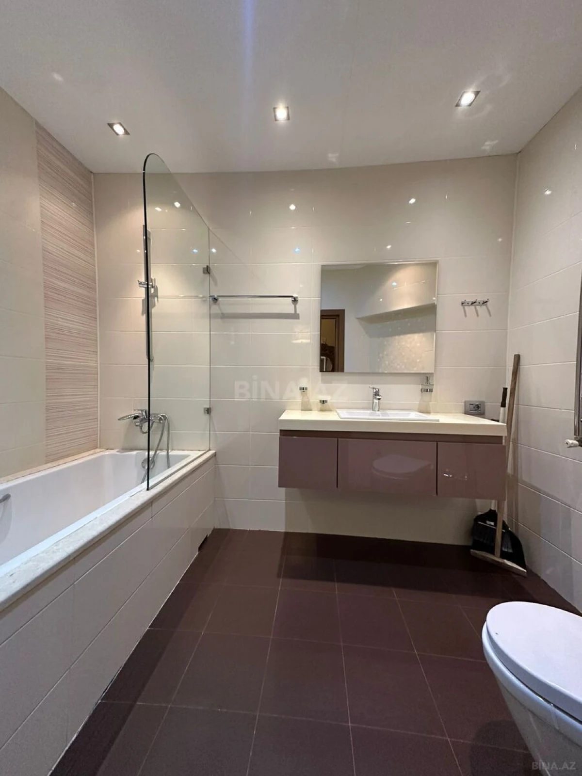 Satılır 3 otaqlı mənzil 109 m²