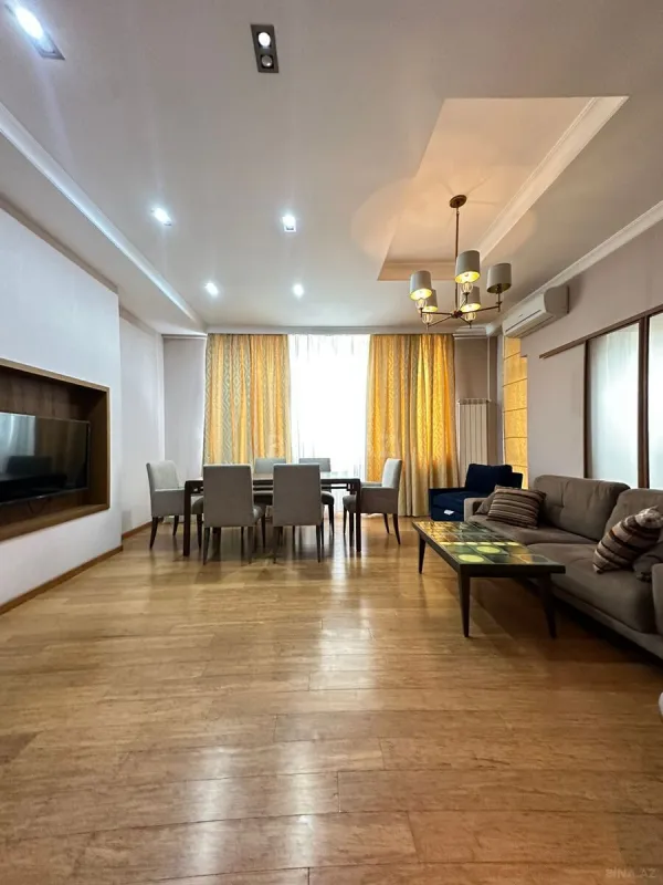 Satılır 3 otaqlı mənzil 109 m²